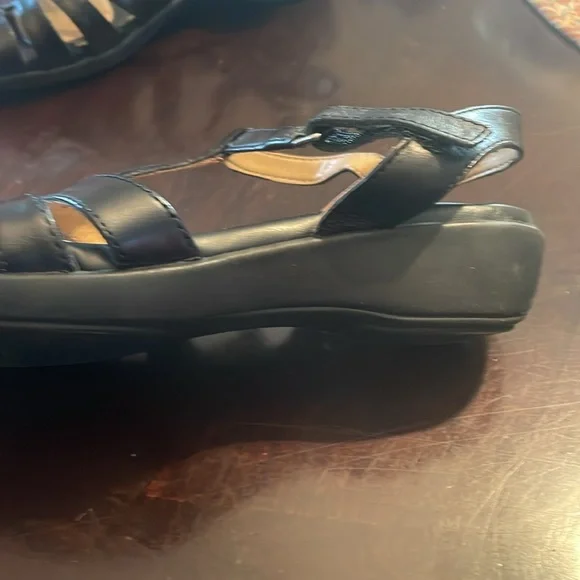 Women’s Naturalizer black shoes - Picture 6 of 6